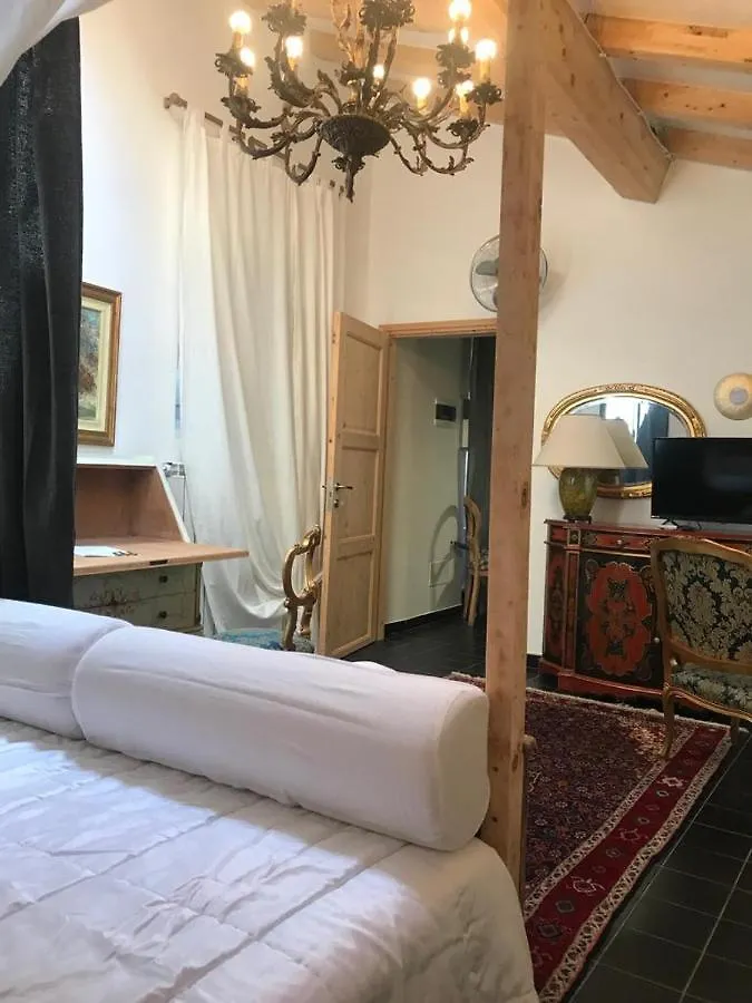 Bed and Breakfast Sanctus Syrus 2 Albenga 0*,  Italia